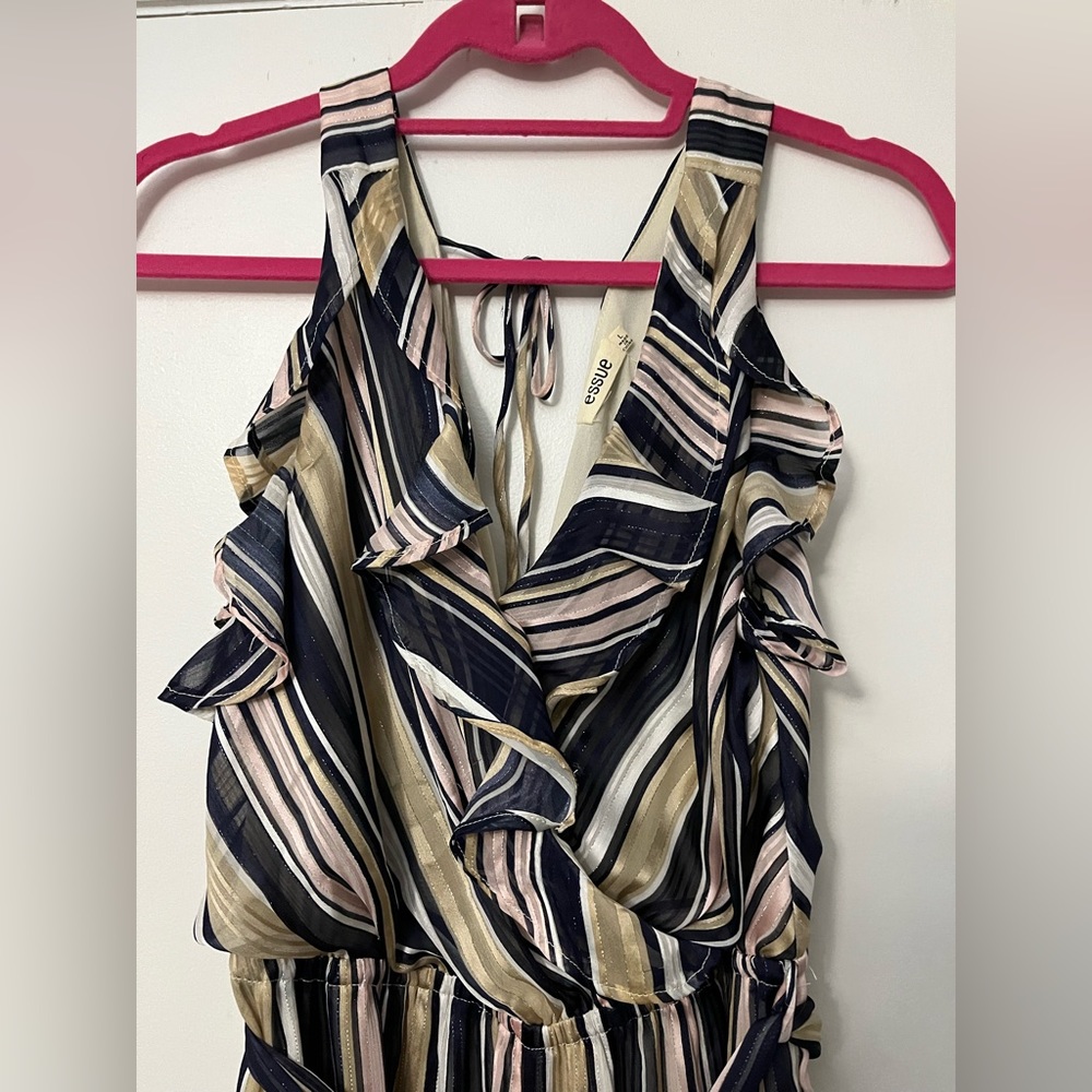 Essue Jumpsuit size Large
